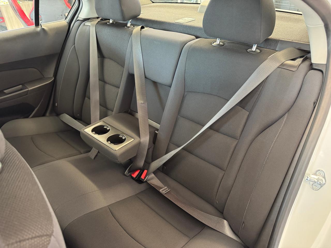 2016 Chevrolet Cruze LT+Camera+Remote Start+A/C+CLEAN CARFAX Photo25