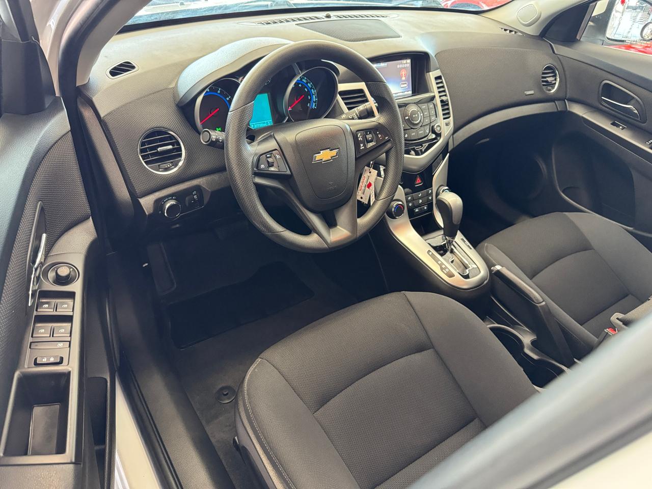 2016 Chevrolet Cruze LT+Camera+Remote Start+A/C+CLEAN CARFAX - Photo #18