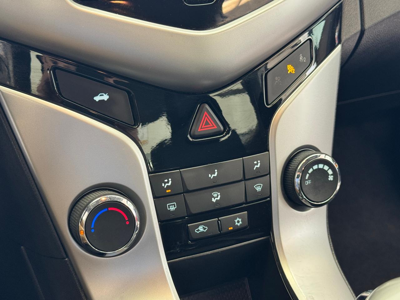 2016 Chevrolet Cruze LT+Camera+Remote Start+A/C+CLEAN CARFAX - Photo #31
