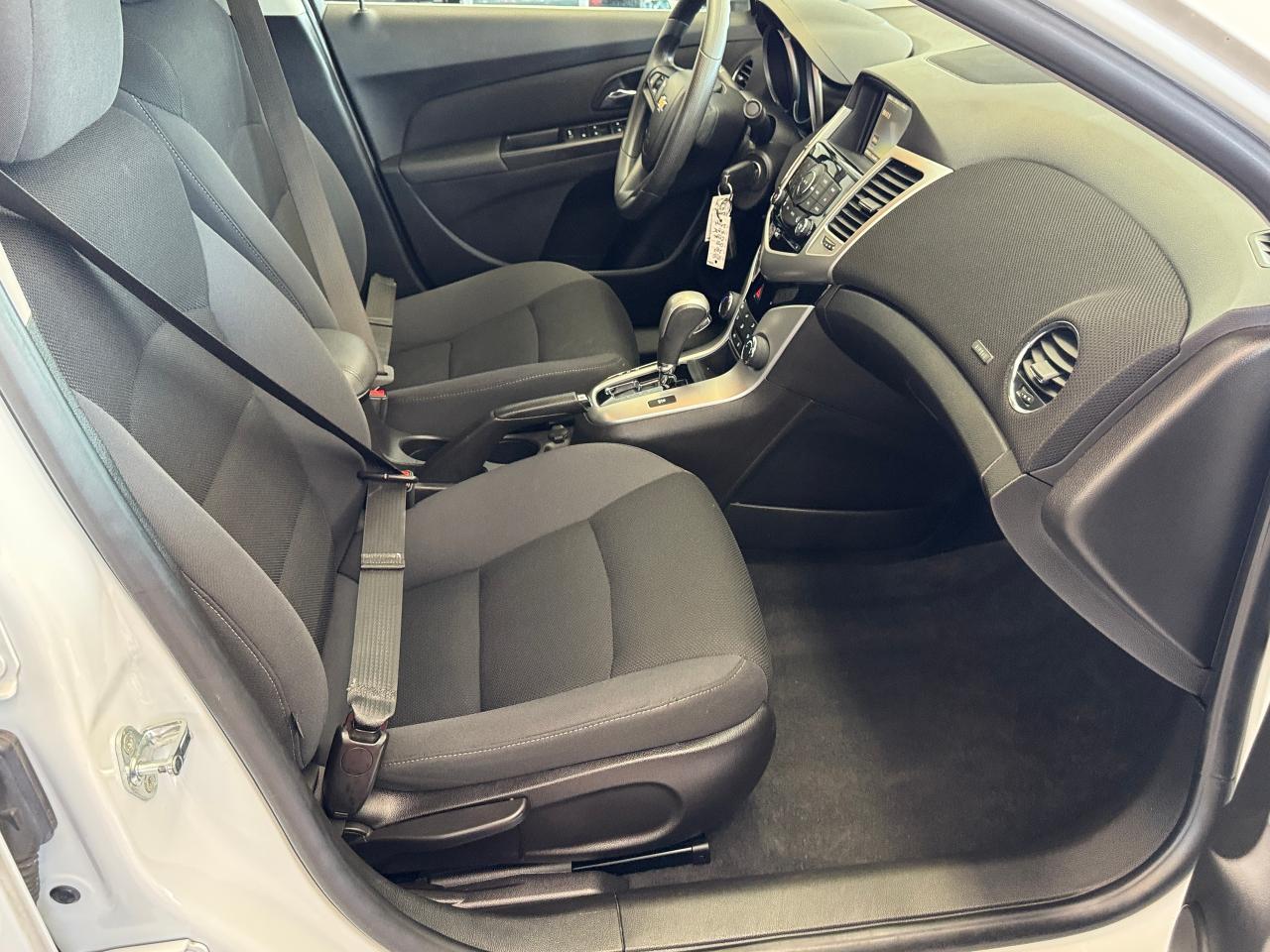 2016 Chevrolet Cruze LT+Camera+Remote Start+A/C+CLEAN CARFAX Photo22