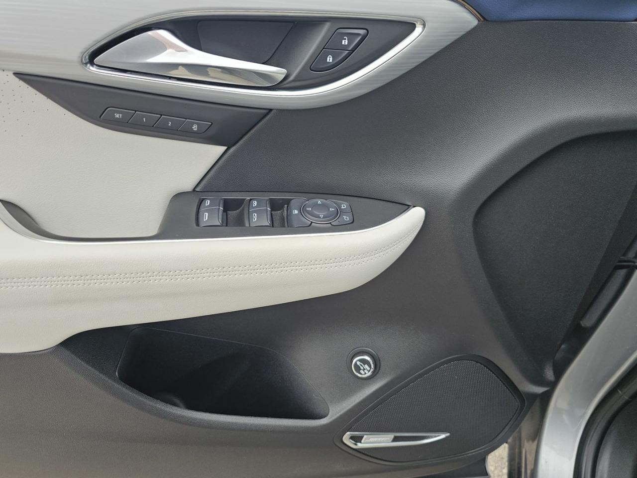 2024 Buick Envision Avenir AWD, ONLY 7400 KMS, Remote Start - Photo #11