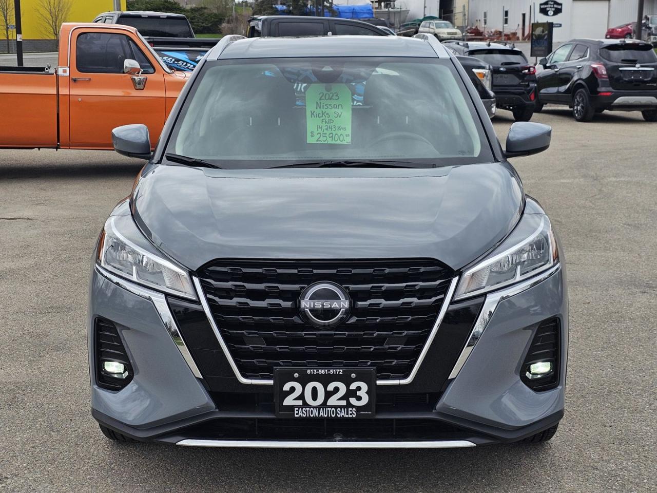 2023 Nissan Kicks SV FWD, Fuel Efficient, Low kms, Remote Start - Photo #2