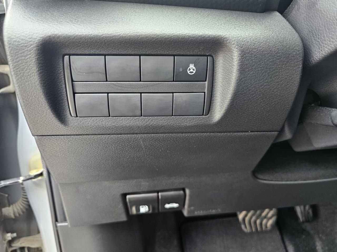 2023 Nissan Kicks SV FWD, Fuel Efficient, Low kms, Remote Start - Photo #11