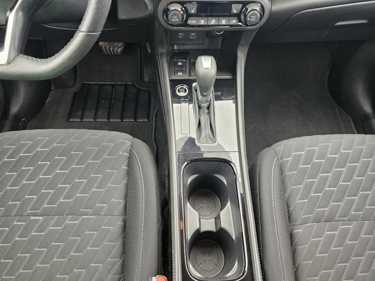 2023 Nissan Kicks SV FWD, Fuel Efficient, Low kms, Remote Start - Photo #14