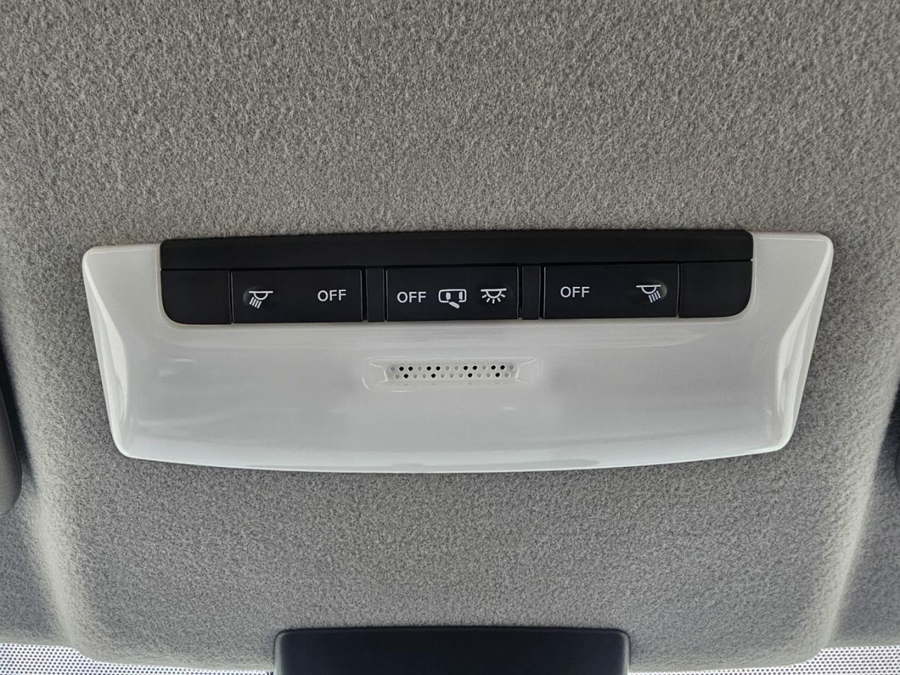 2023 Nissan Kicks SV FWD, Fuel Efficient, Low kms, Remote Start - Photo #15