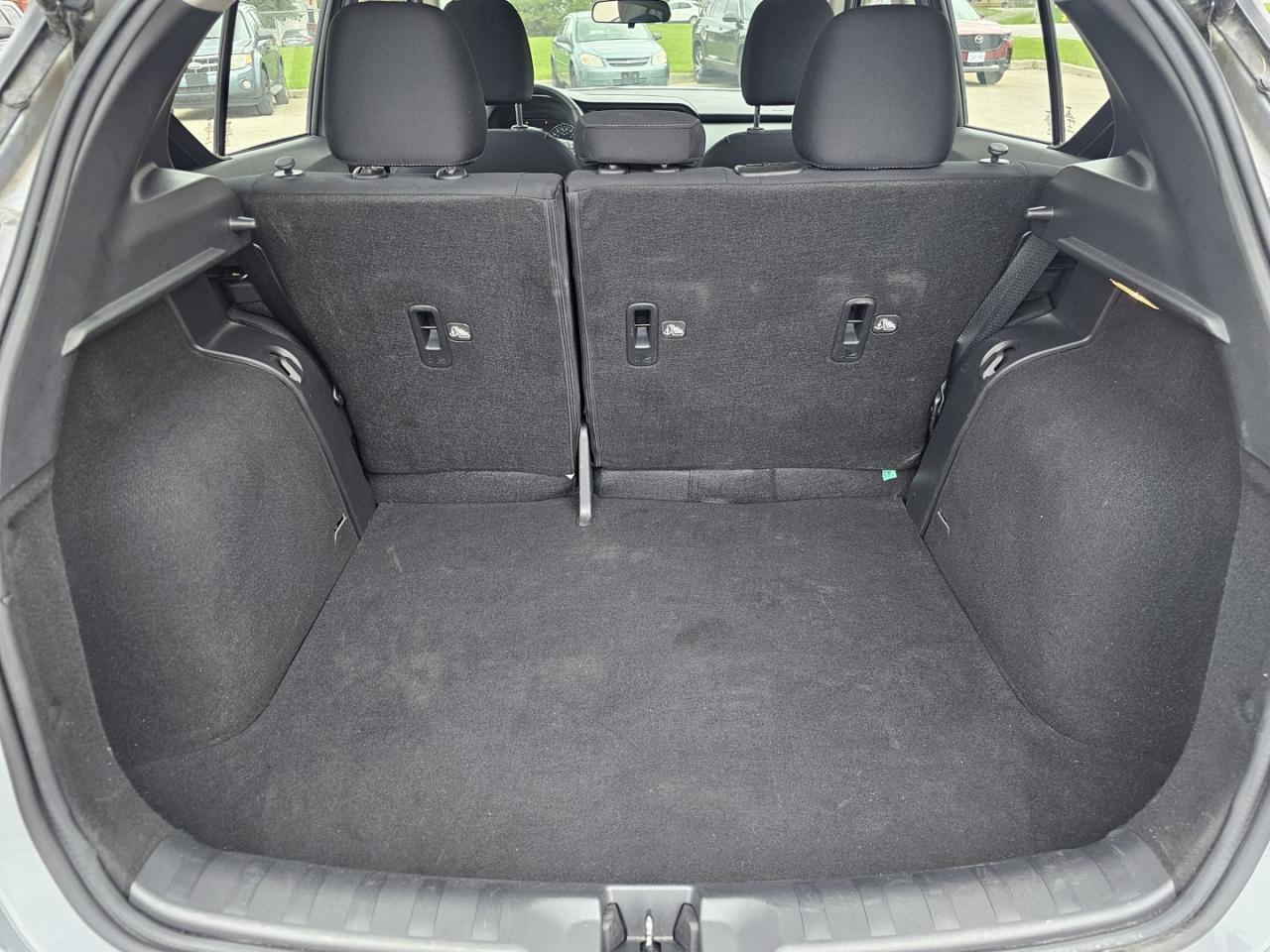 2023 Nissan Kicks SV FWD, Fuel Efficient, Low kms, Remote Start - Photo #19