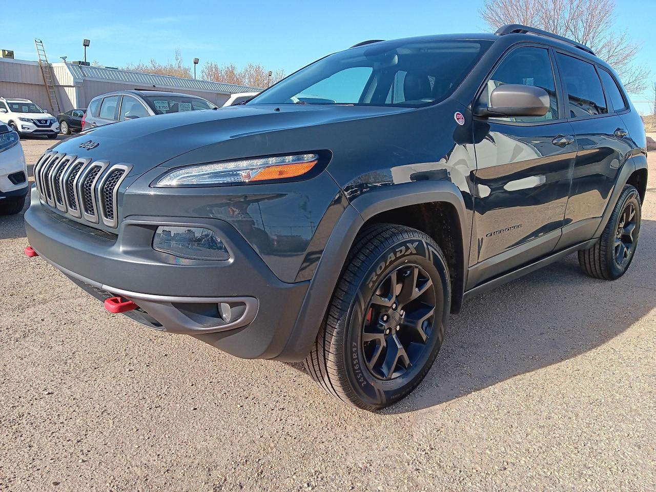 2017 Jeep Cherokee Trailhawk 4X4, Leather, BU Cam - Photo #3