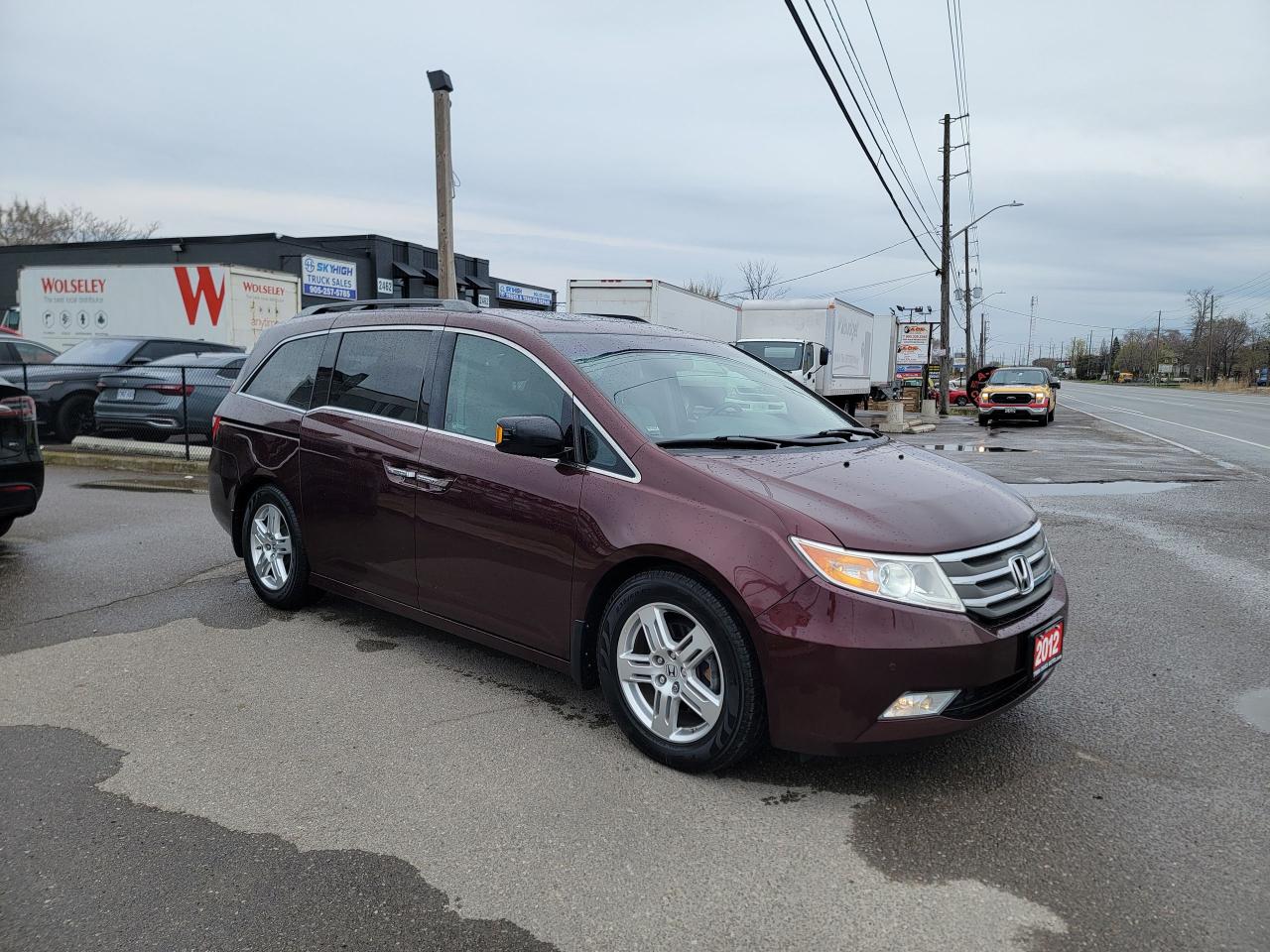 2012 Honda Odyssey Touring Photo2