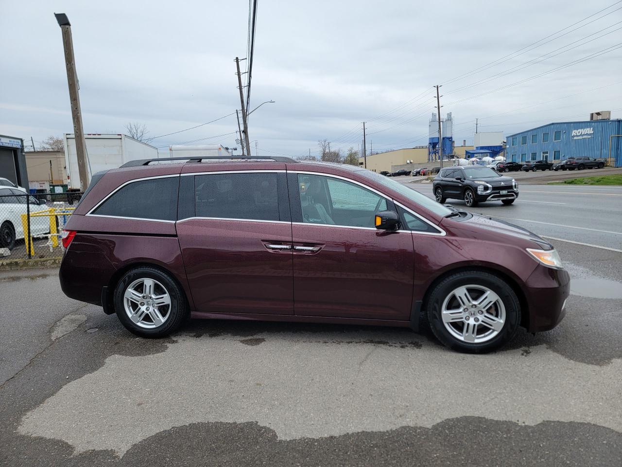 2012 Honda Odyssey Touring Photo3
