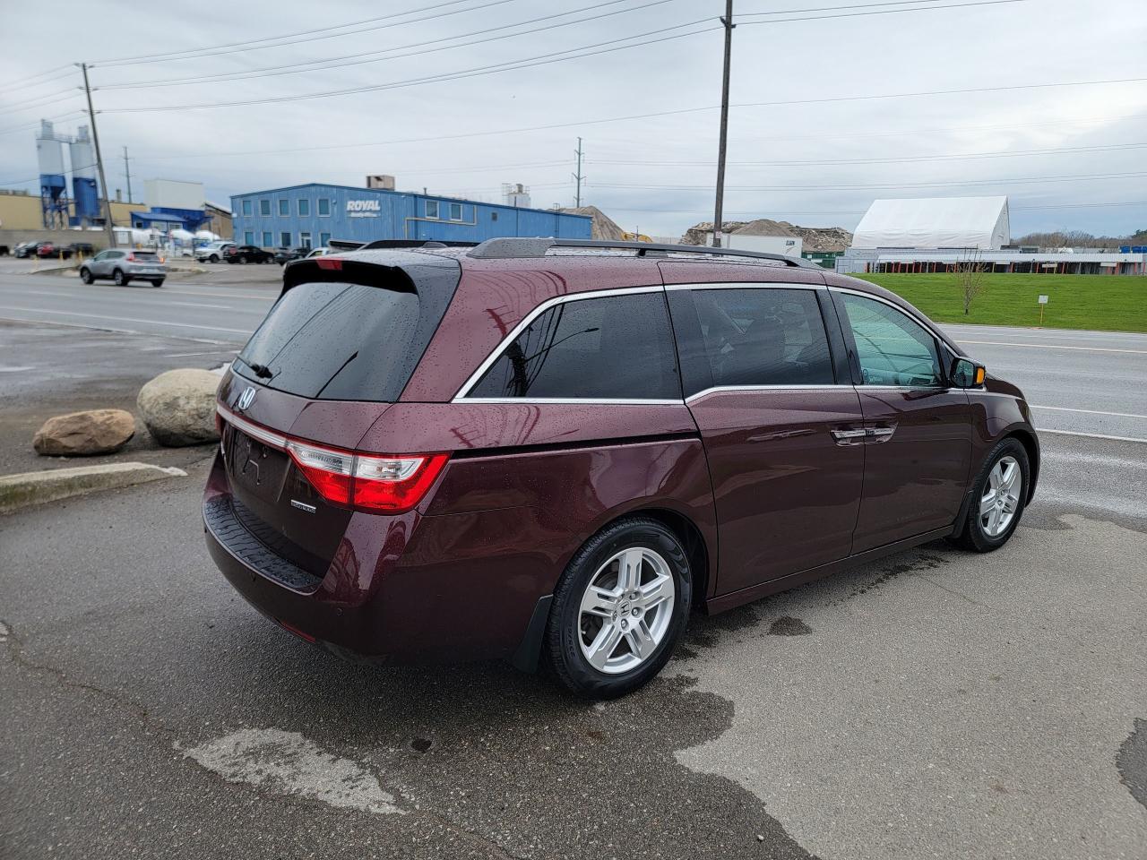 2012 Honda Odyssey Touring Photo4