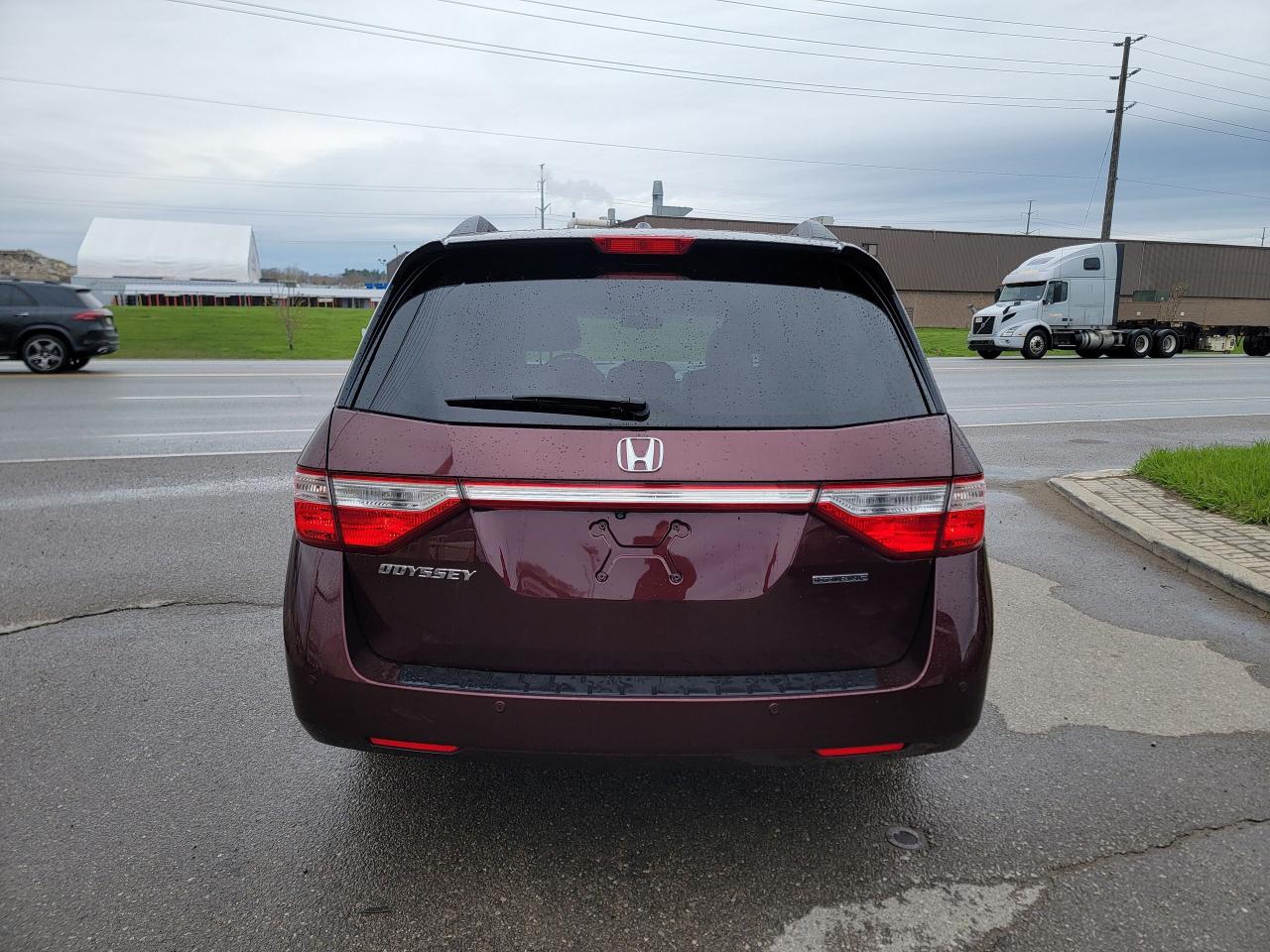 2012 Honda Odyssey Touring - Photo #6