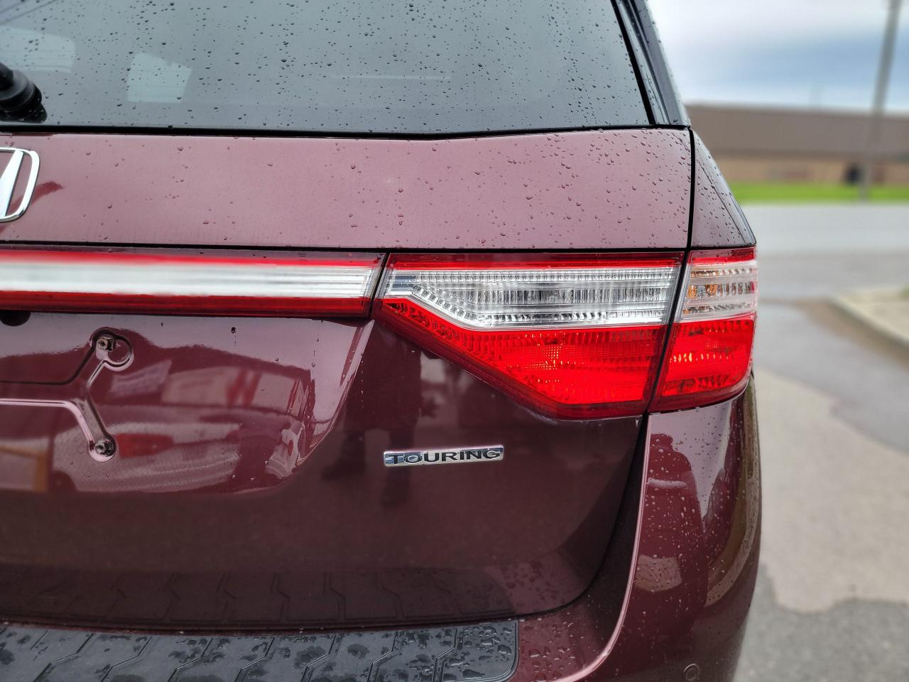 2012 Honda Odyssey Touring - Photo #9