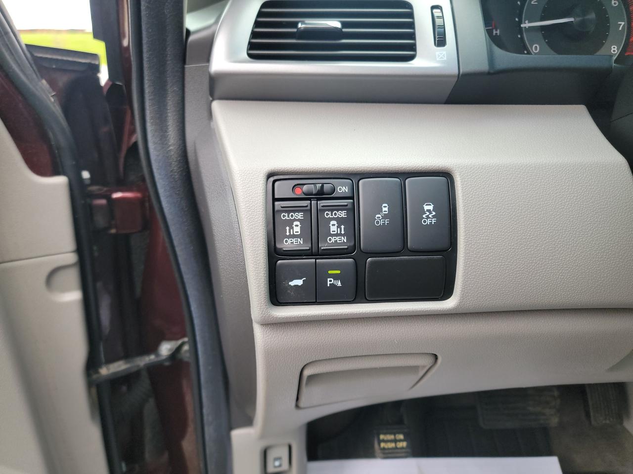 2012 Honda Odyssey Touring - Photo #12