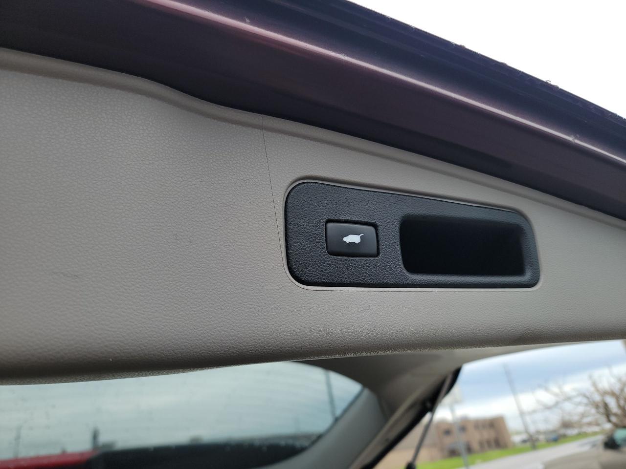 2012 Honda Odyssey Touring - Photo #14