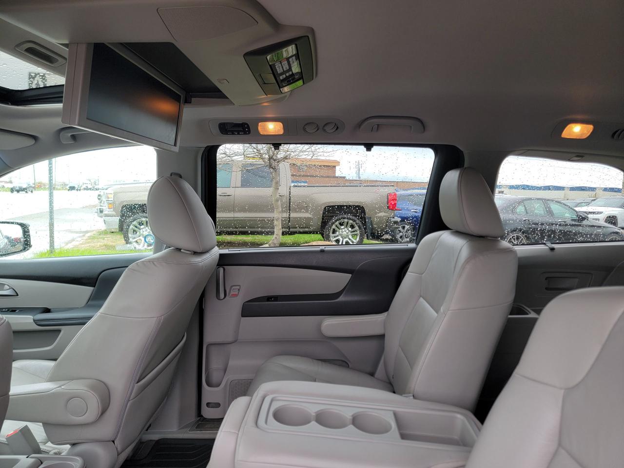 2012 Honda Odyssey Touring - Photo #15