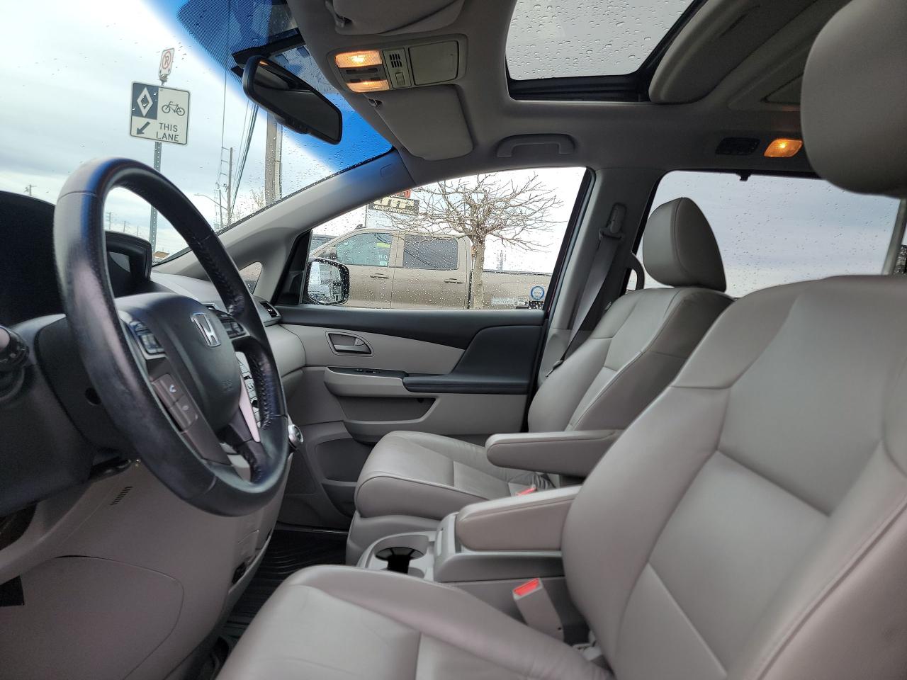 2012 Honda Odyssey Touring - Photo #17