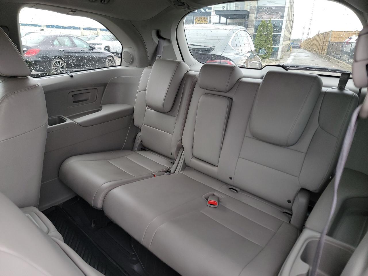 2012 Honda Odyssey Touring - Photo #21