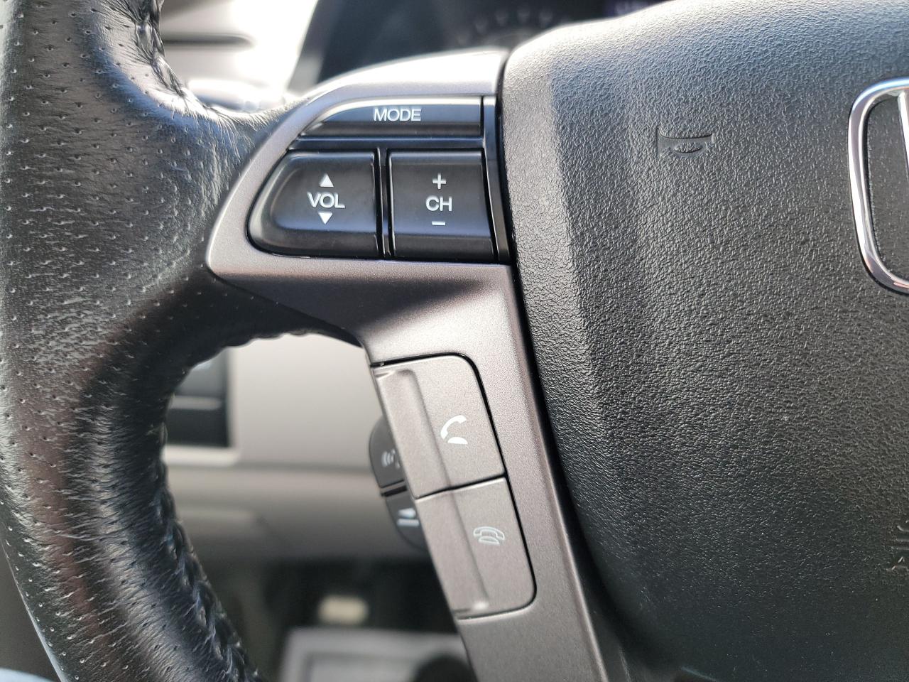 2012 Honda Odyssey Touring - Photo #26