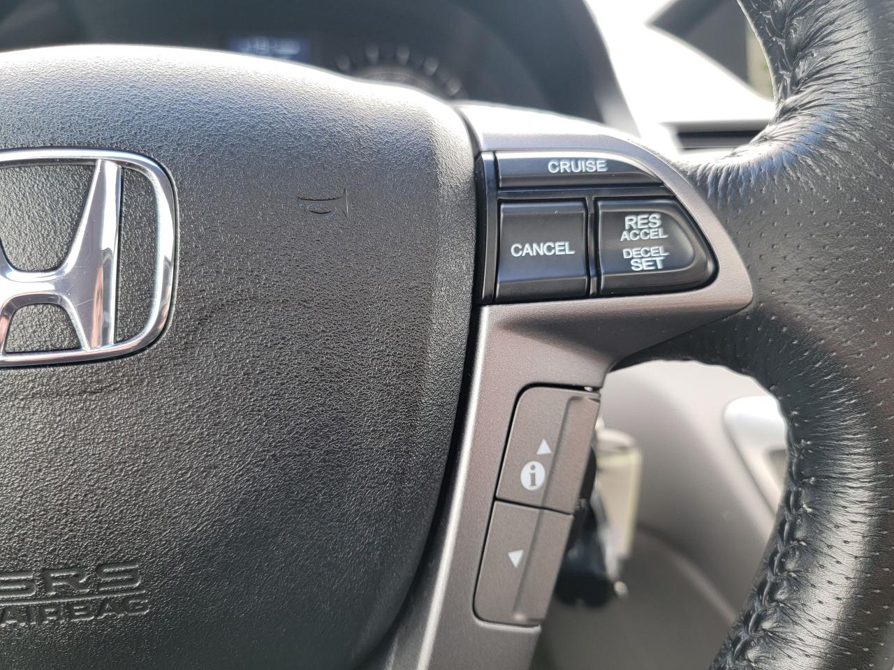 2012 Honda Odyssey Touring - Photo #27