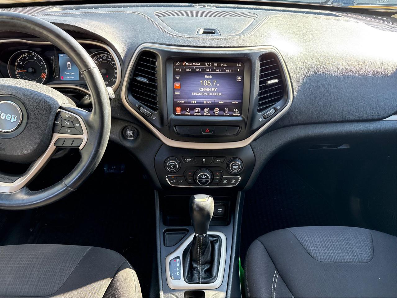 2015 Jeep Cherokee North - Photo #12