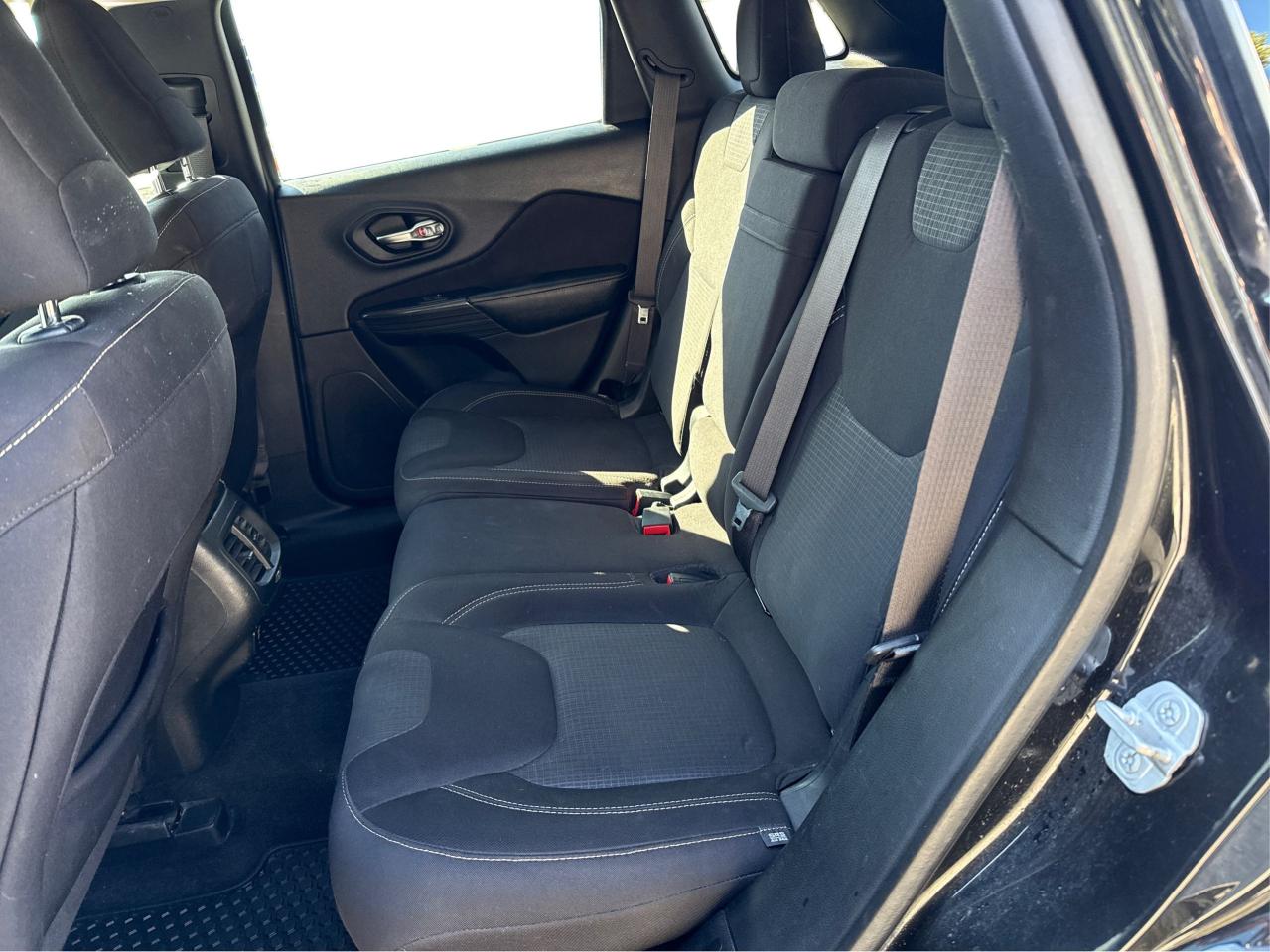 2015 Jeep Cherokee North - Photo #13