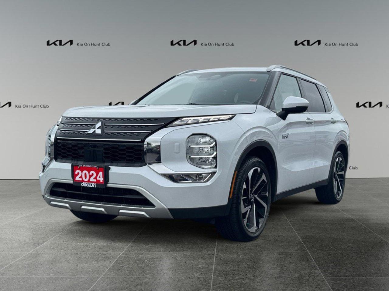 Used 2024 Mitsubishi Outlander Plug-In Hybrid SEL S-AWC for sale in Nepean, ON