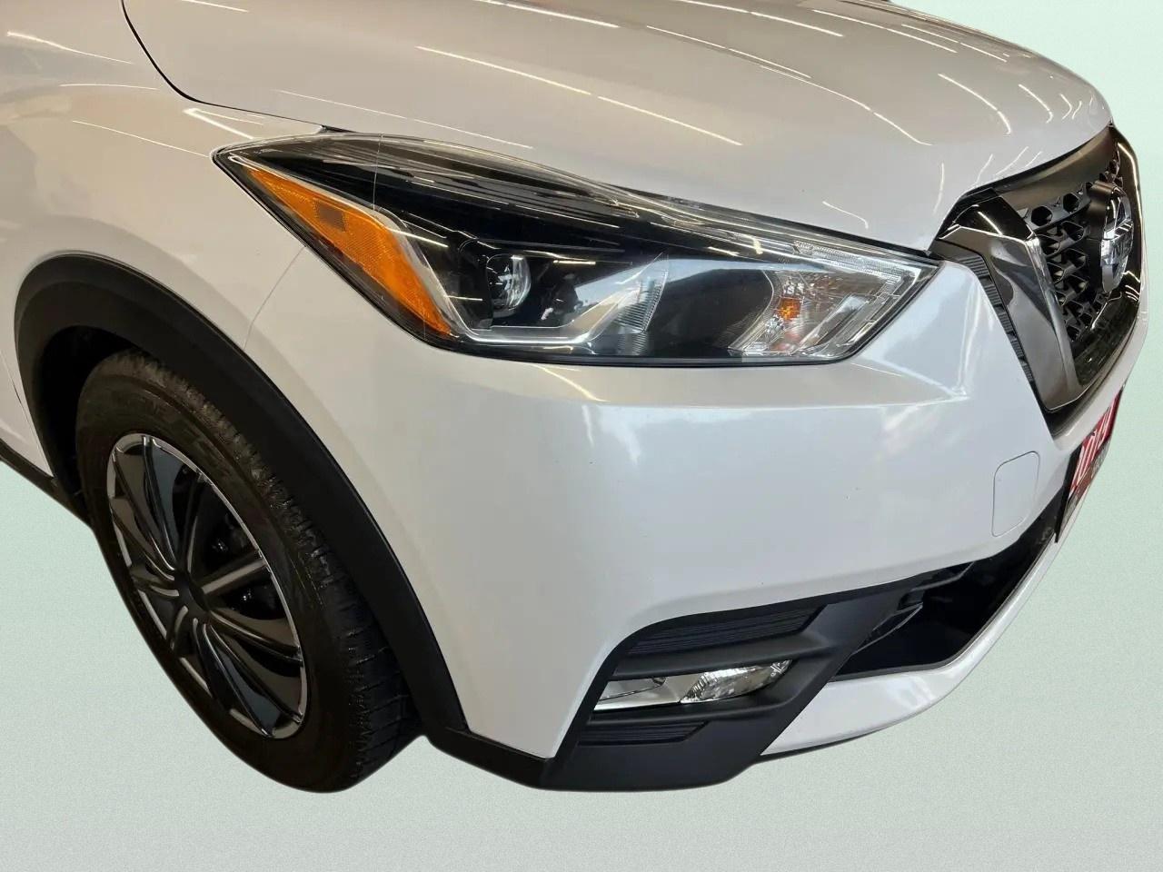 2019 Nissan Kicks SR Photo