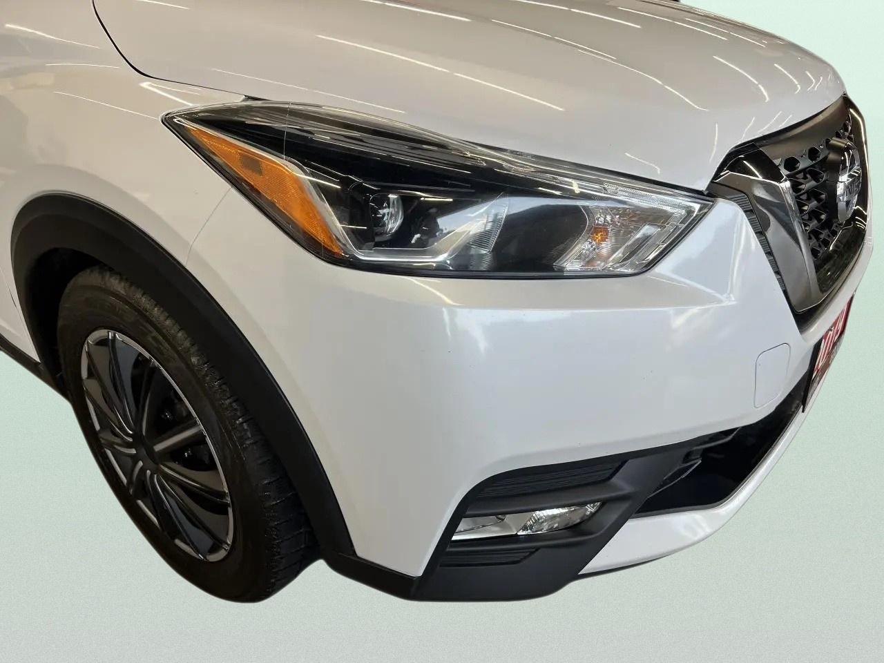 2019 Nissan Kicks SR Photo