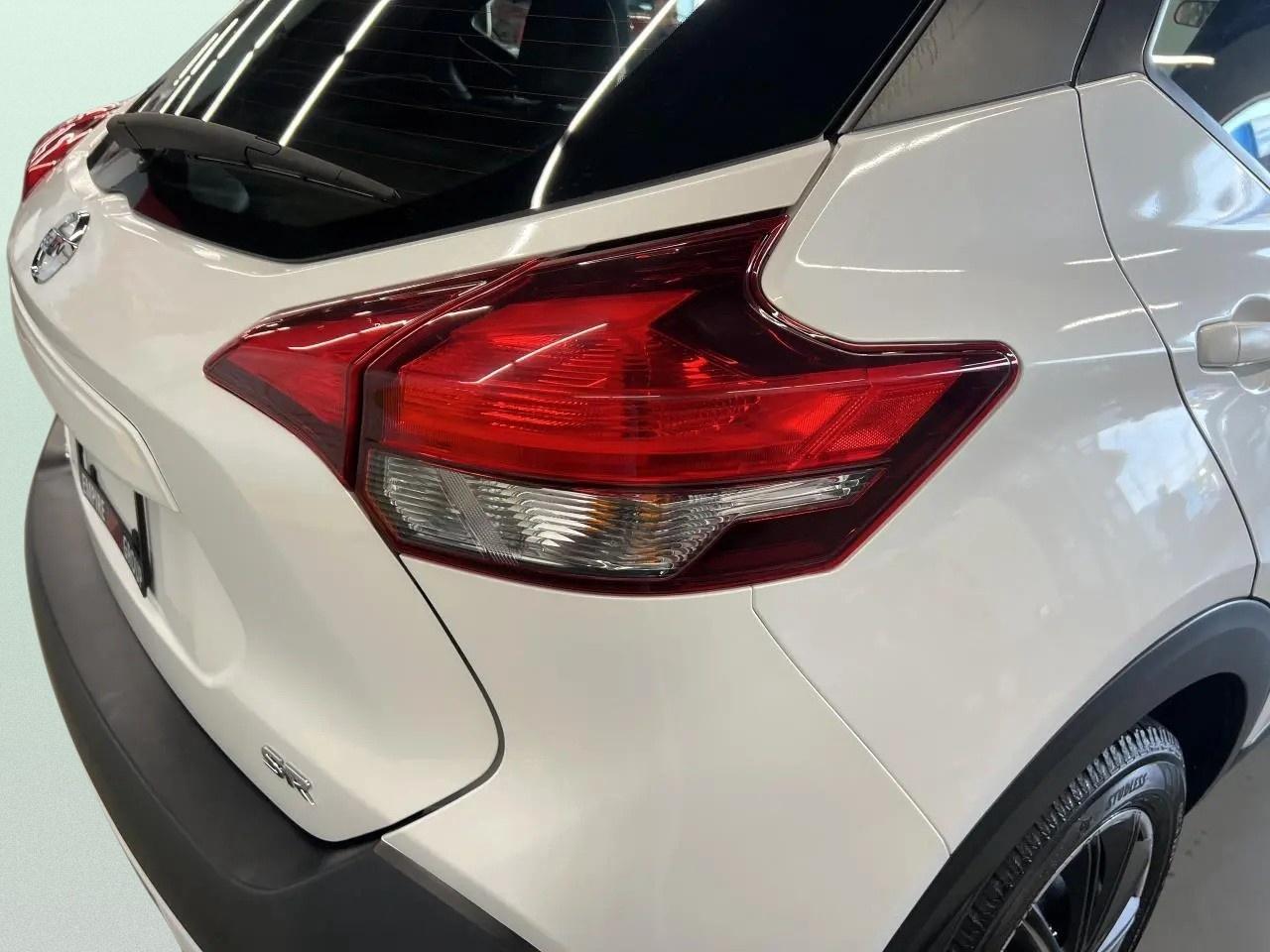 2019 Nissan Kicks SR Photo