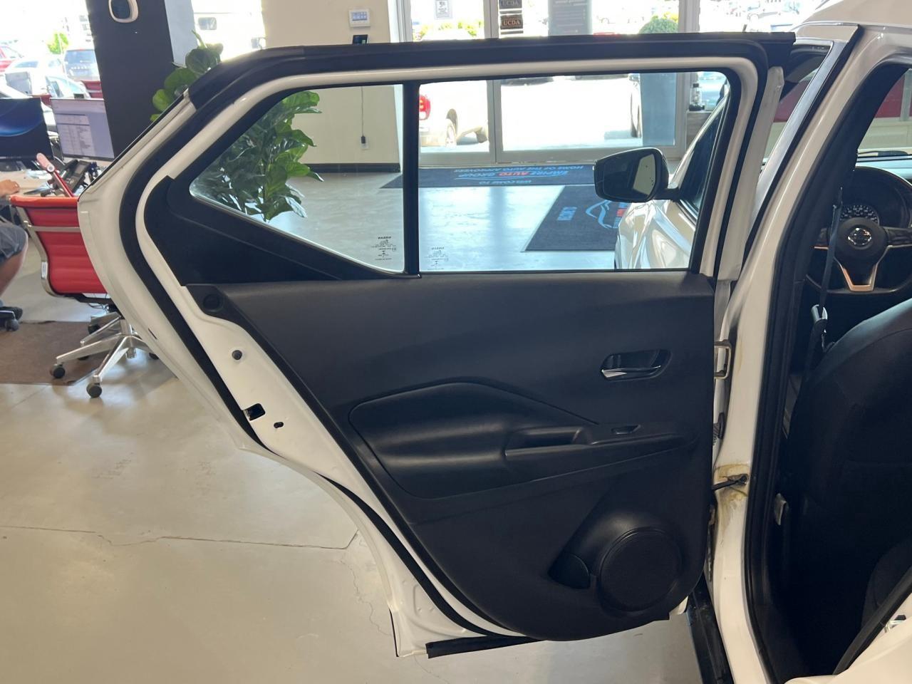 2019 Nissan Kicks SR Photo