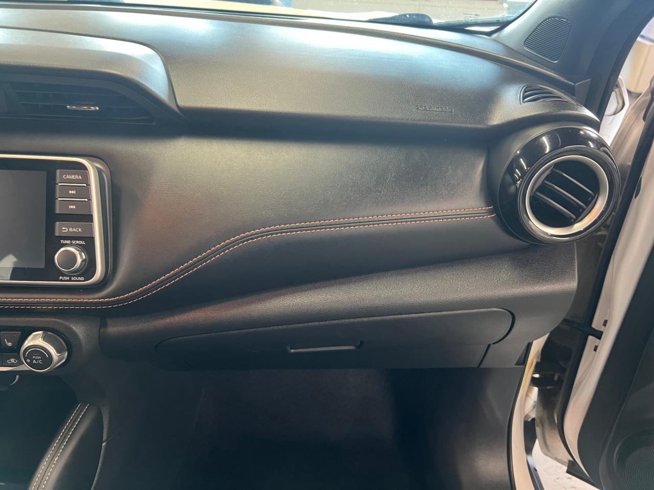 2019 Nissan Kicks SR Photo