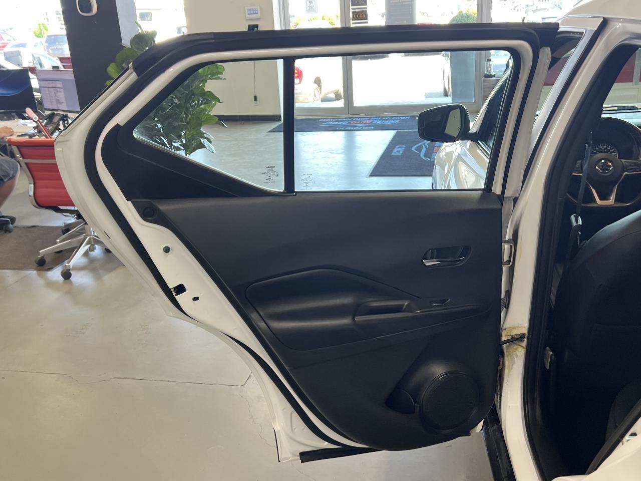 2019 Nissan Kicks SR Photo