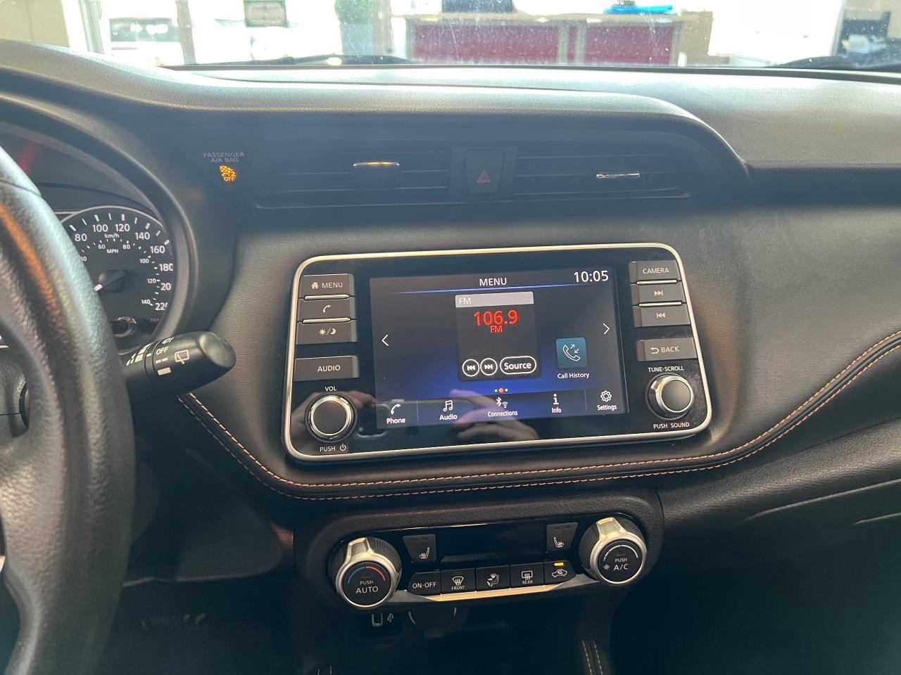 2019 Nissan Kicks SR Photo