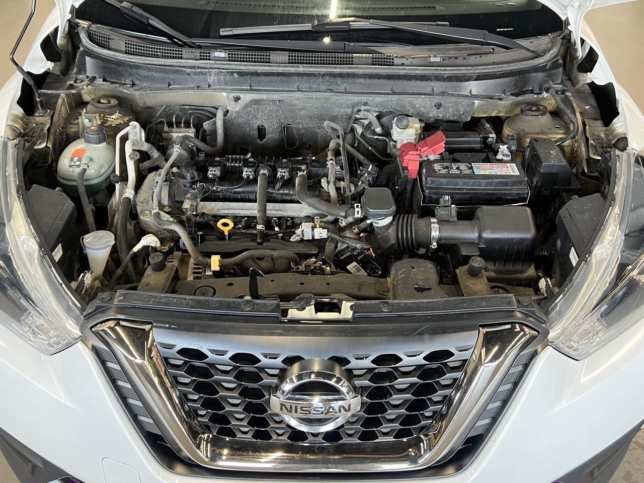 2019 Nissan Kicks SR Photo