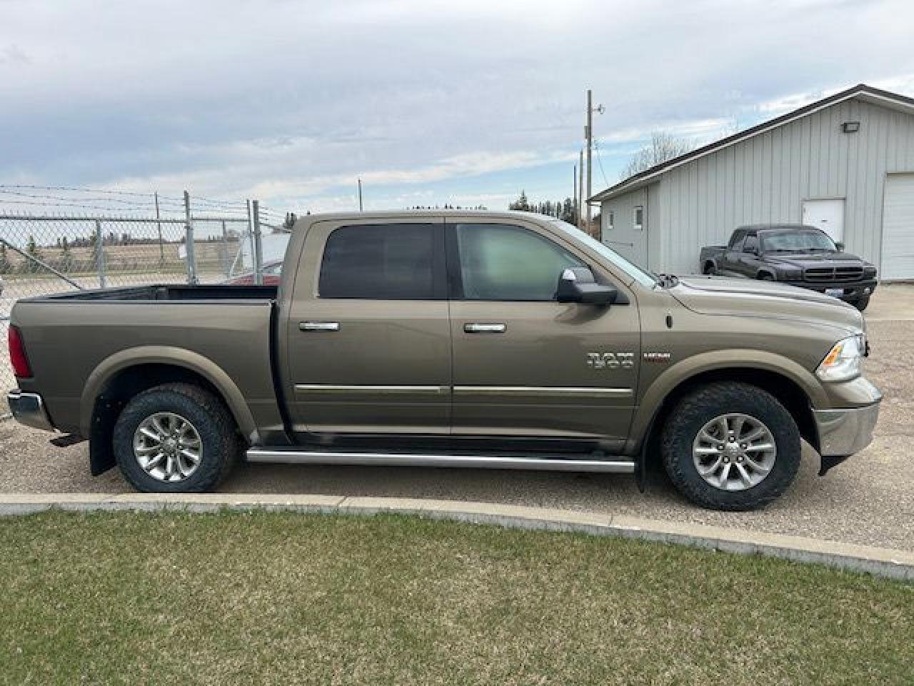 Used 2014 RAM CREW CAB 1500 4X4 140.5 WB SLT for sale in Kenton, MB