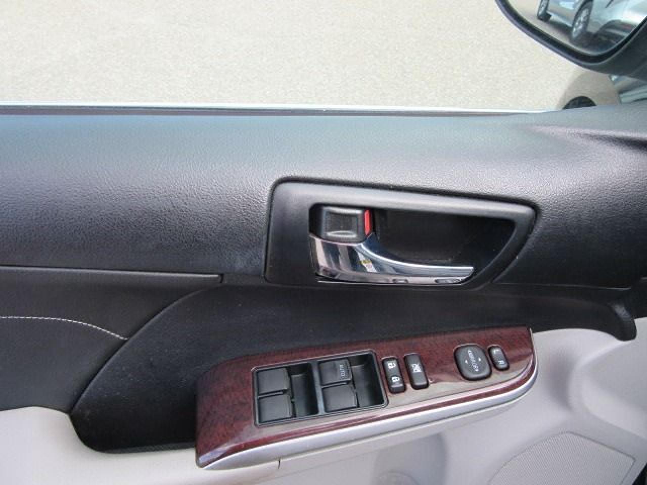 2013 Toyota Camry XLE - Photo #13
