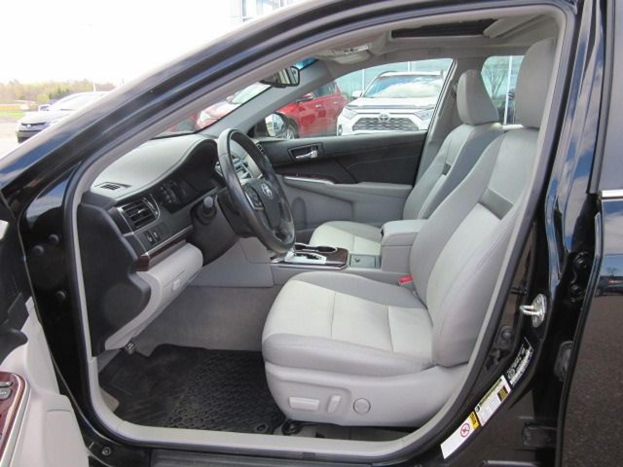 2013 Toyota Camry XLE - Photo #14
