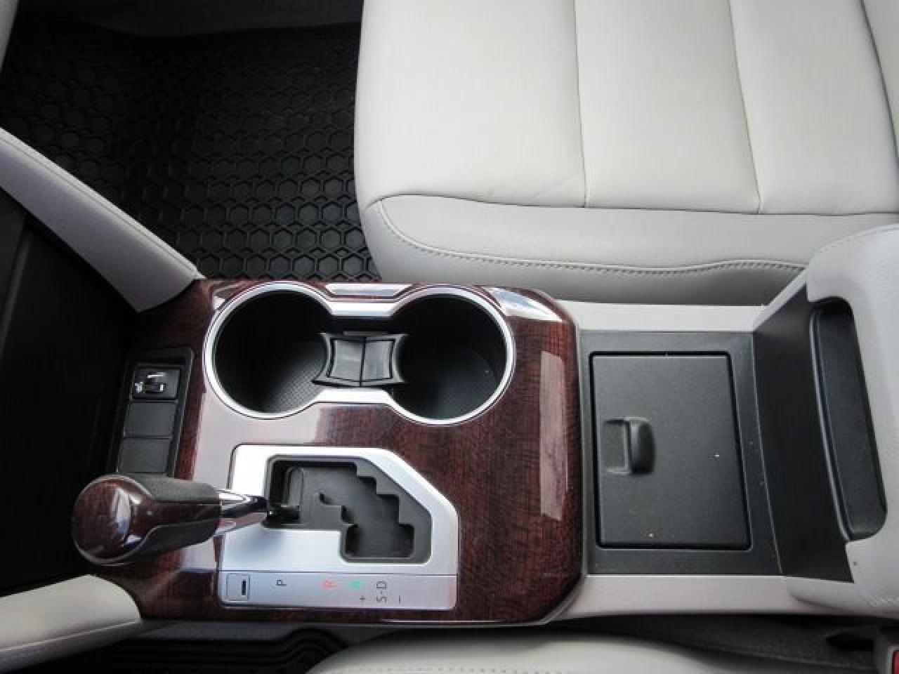 2013 Toyota Camry XLE - Photo #19