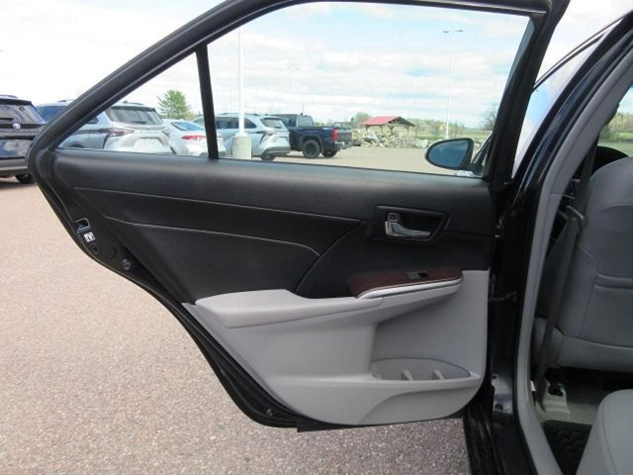 2013 Toyota Camry XLE - Photo #22
