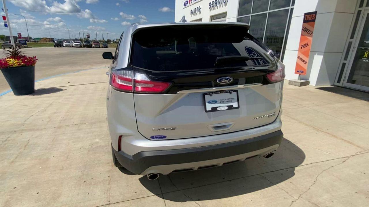 2019 Ford Edge Titanium AWD Photo5