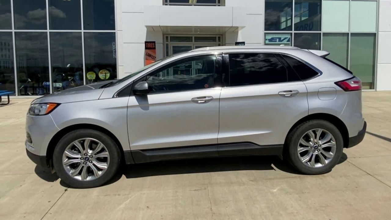 2019 Ford Edge Titanium AWD Photo4