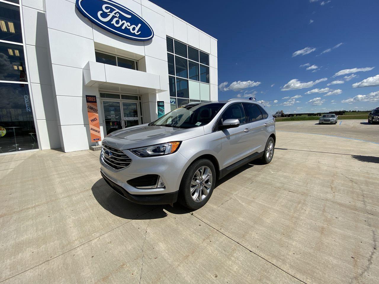 2019 Ford Edge Titanium AWD Photo5