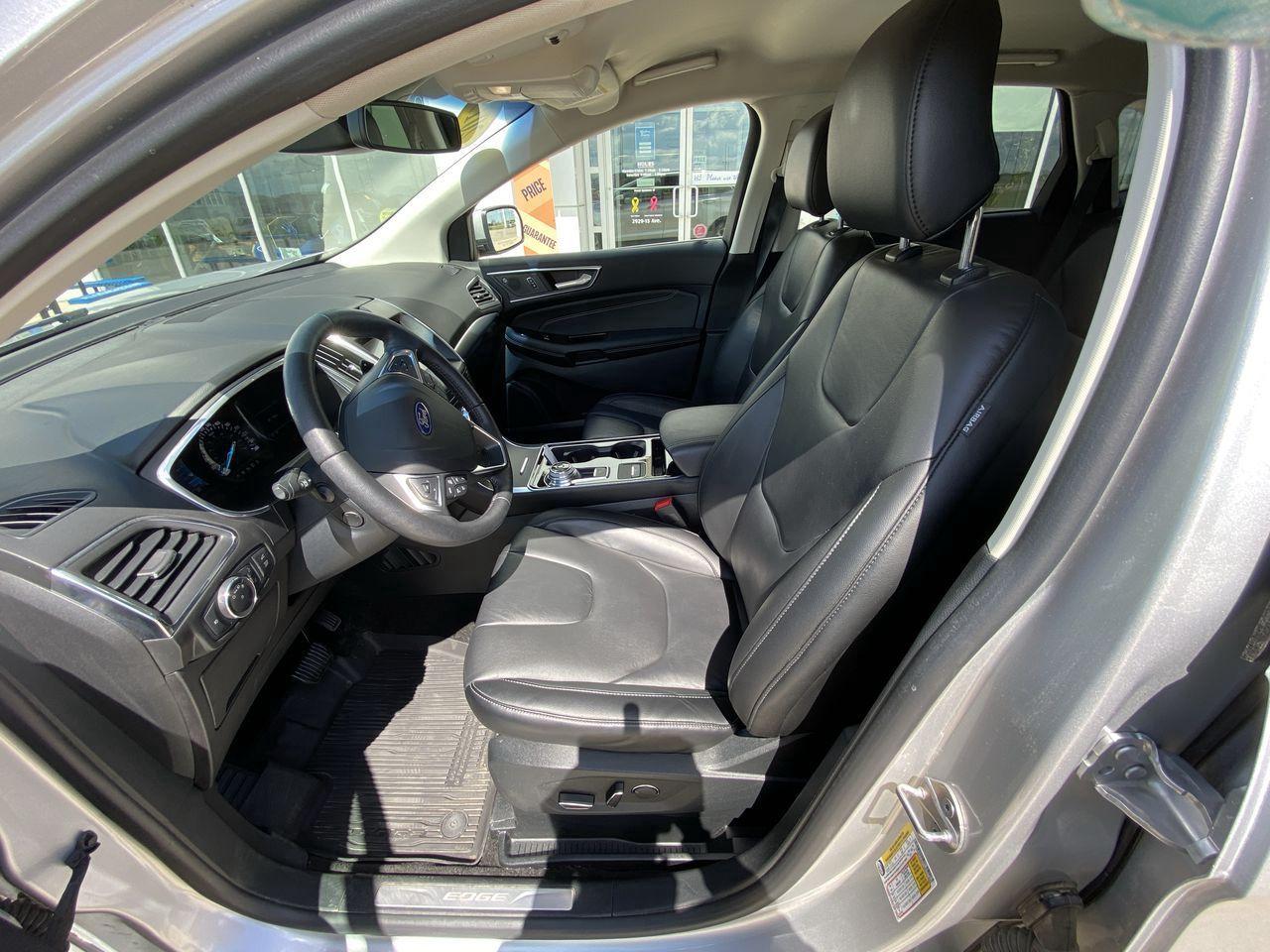2019 Ford Edge Titanium AWD Photo5