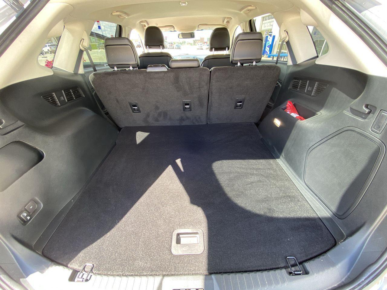 2019 Ford Edge Titanium AWD Photo5