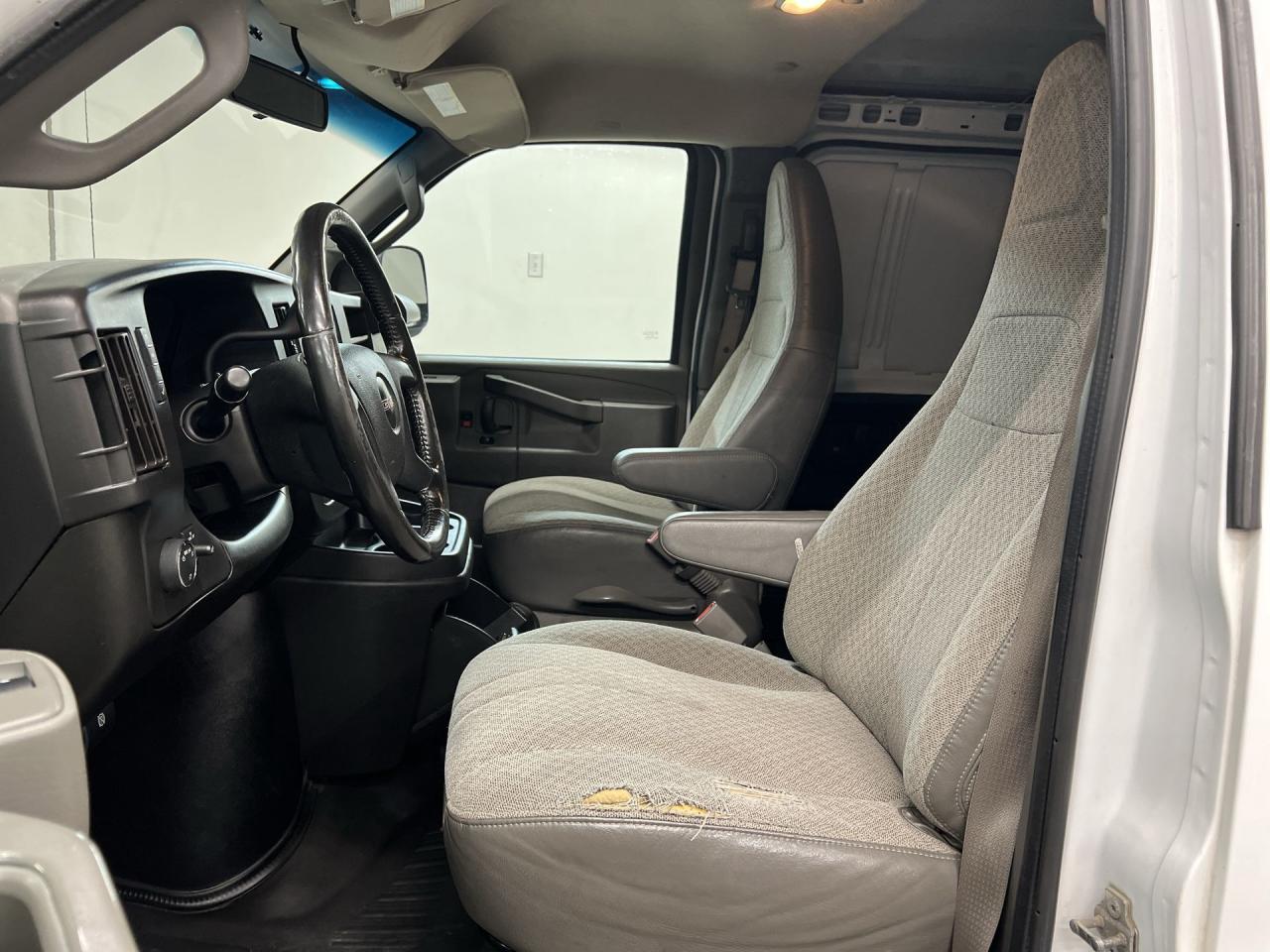 2021 GMC Savana 3500 | 401HP 6.6L V8 | LWB 155IN | REAR CAM Photo