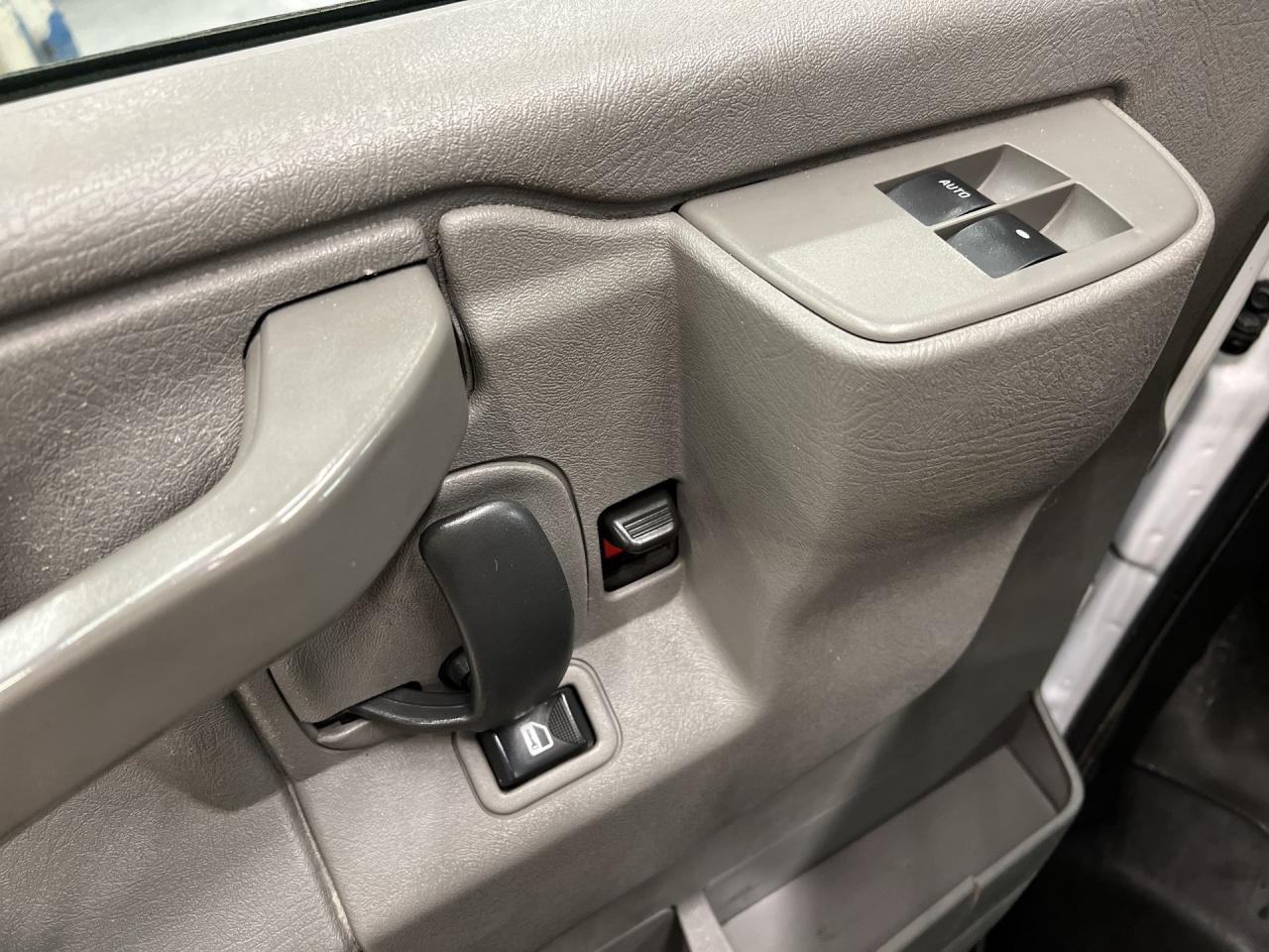 2021 GMC Savana 3500 | 401HP 6.6L V8 | LWB 155IN | REAR CAM Photo