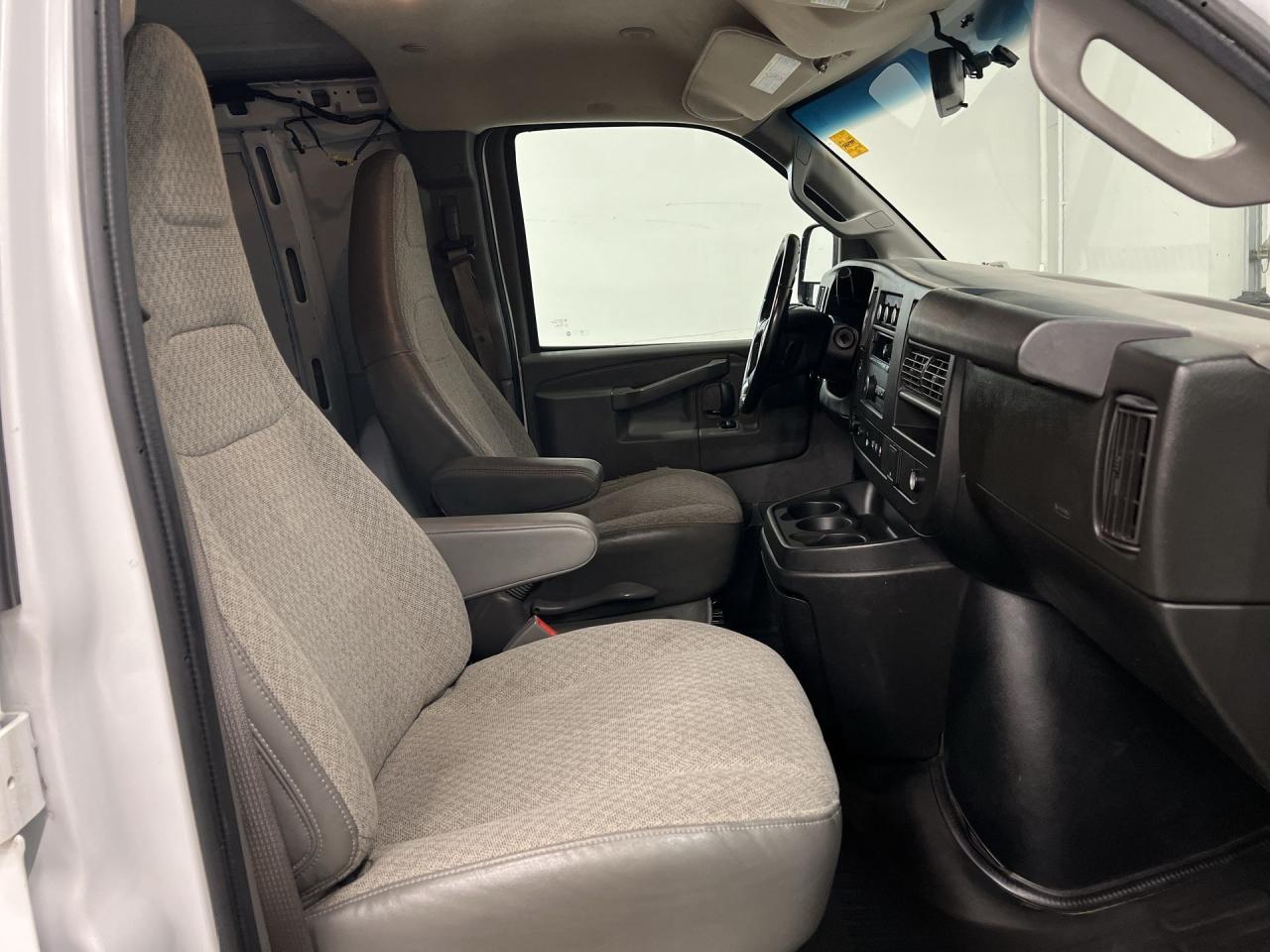 2021 GMC Savana 3500 | 401HP 6.6L V8 | LWB 155IN | REAR CAM Photo