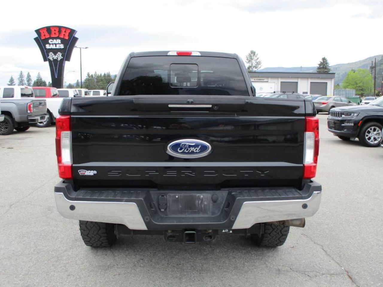2019 Ford F-350 SD Lariat Crew Cab 4WD Photo7