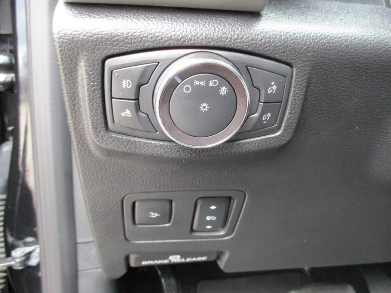 2019 Ford F-350 SD Lariat Crew Cab 4WD Photo12