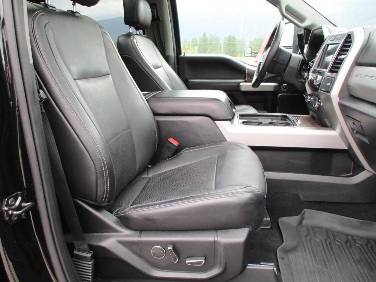 2019 Ford F-350 SD Lariat Crew Cab 4WD Photo14